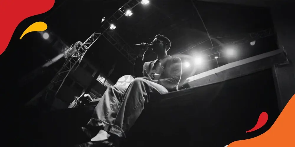 adikara fardy di atas panggung